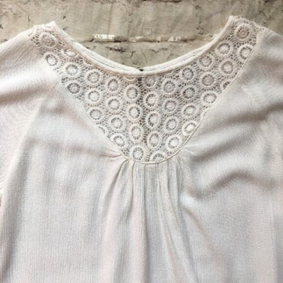 Liz Lange Maternity Top in White - Picture 3 of 6